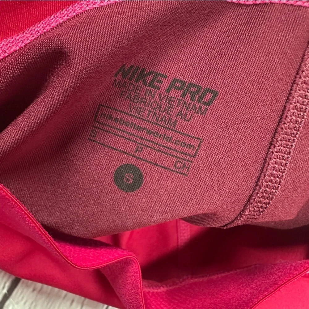 Nike pro Pink cranberry Performance Leggings cropped capri 18